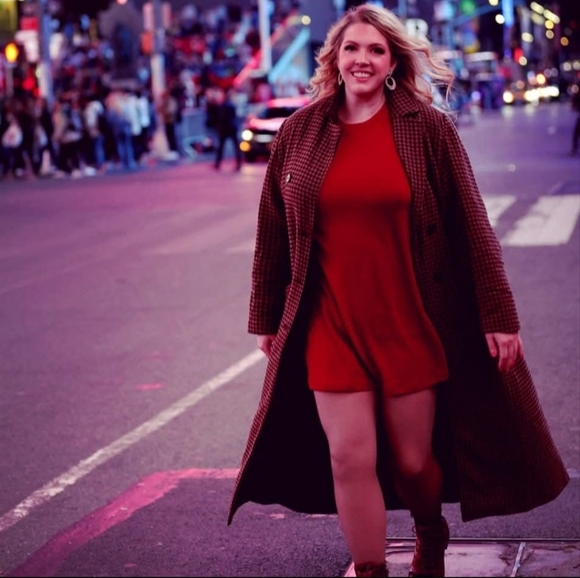 Meet your Posher, Mckenzie - Picture 5 of 7